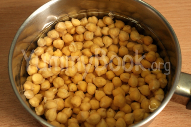 Chickpeas and Beans with Curry